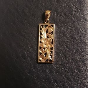 14k Yellow Gold Hawaiian Pendant
